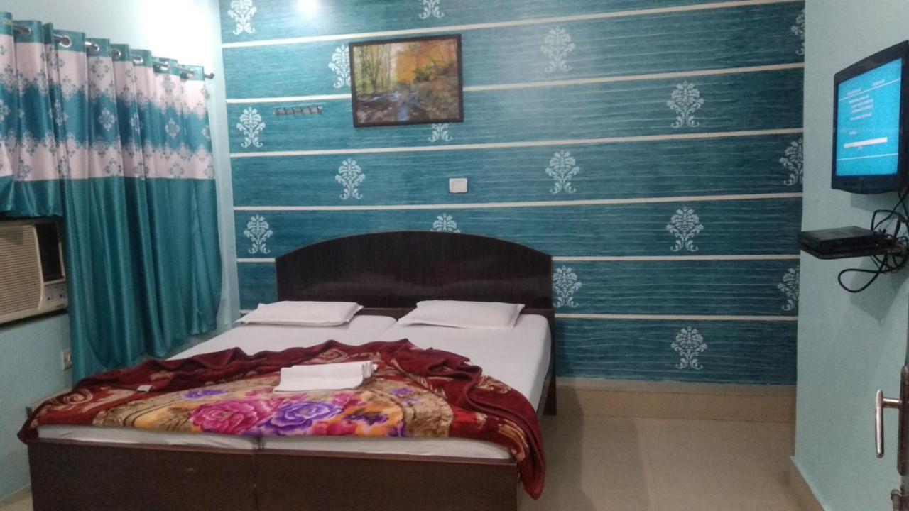 Hotel Giriraj Inn Varanasi Exterior foto